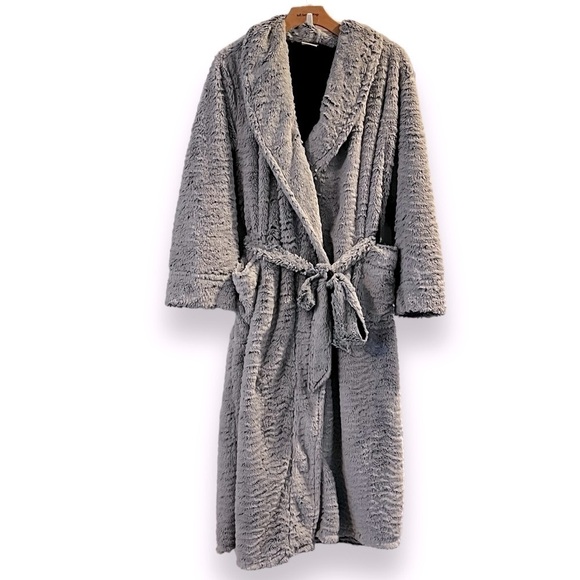 Soma Luxe Long Robe Soft Gray Faux Fur Shawl Collar Belted Pockets Size S/M - Picture 2 of 9